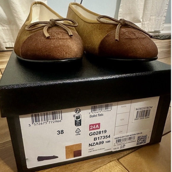 Velvet Chanel ballet flats size 38 | Runs small | Worn once - Picture 3 of 7